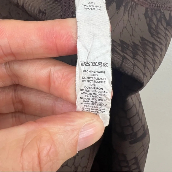 Varley Estrella 7/8 Length Leggings Size Small High Rise Snakeskin Brown Yoga - Picture 9 of 9